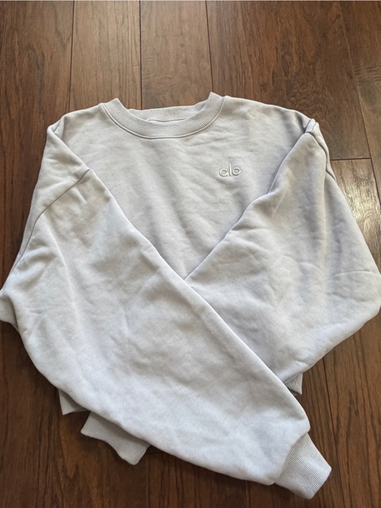 ALO Yoga Tops - ALO Yoga Men's Crewneck Sweatshirt in Pale Gray